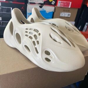 Adidas Yeezy Foam RNR